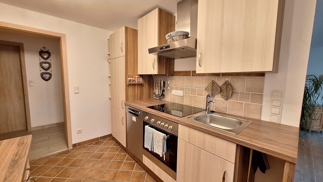 Küche mit Spülmaschine Küche mit Spülmaschine